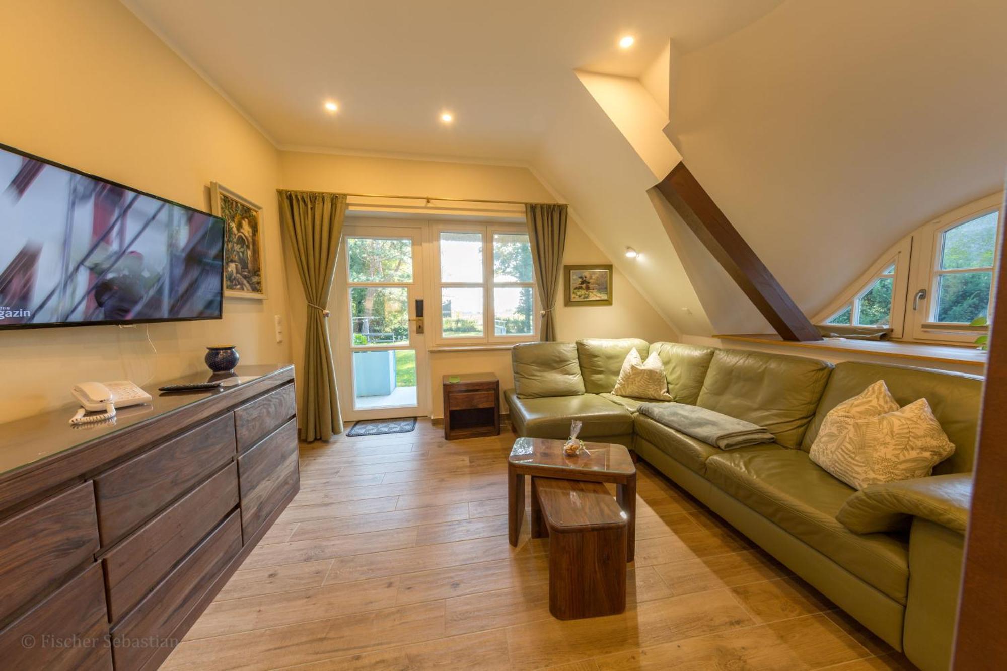 Gaestehaus Bergfalke Ahrenshoop Rom bilde