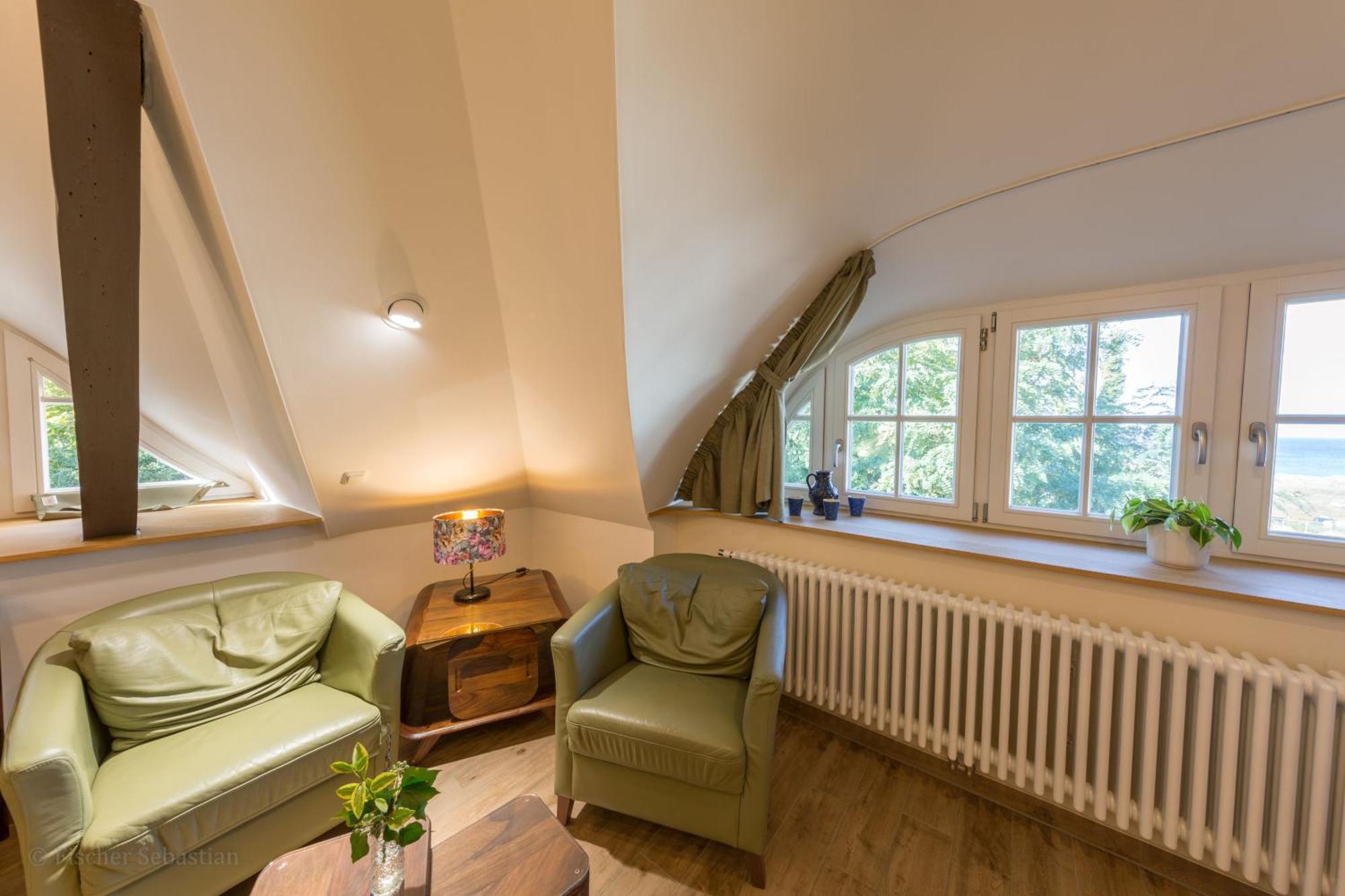 Gaestehaus Bergfalke Ahrenshoop Rom bilde