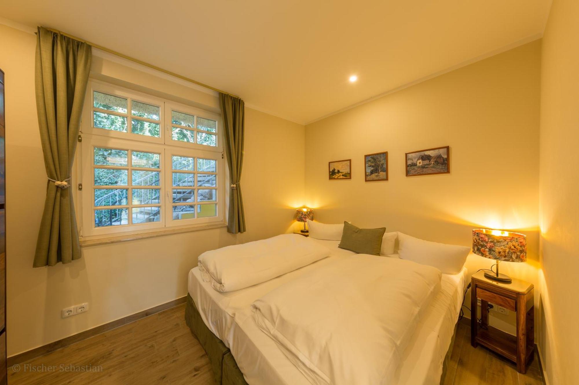 Gaestehaus Bergfalke Ahrenshoop Rom bilde