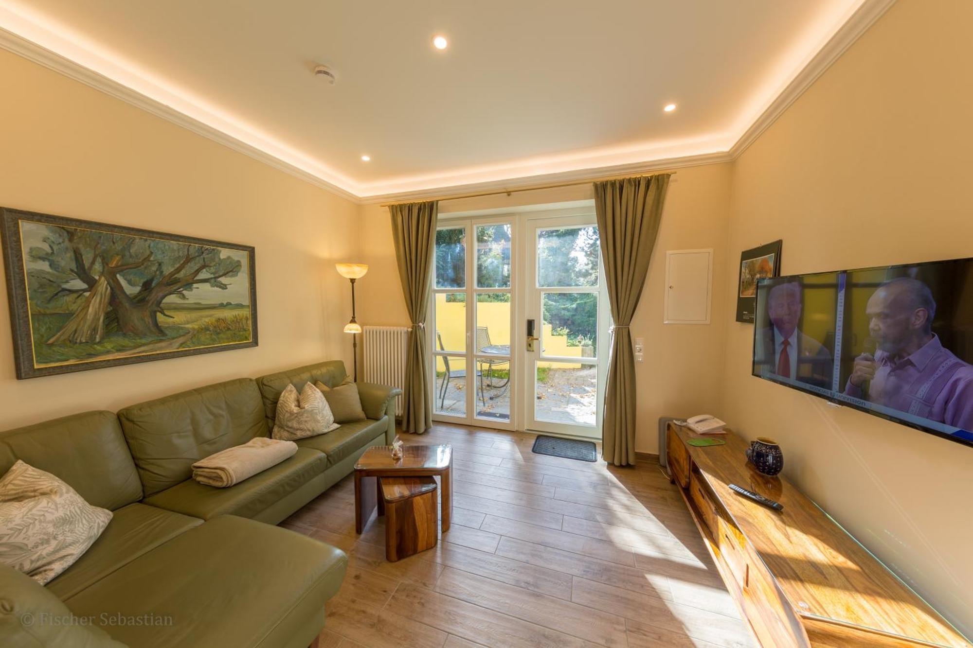Gaestehaus Bergfalke Ahrenshoop Rom bilde